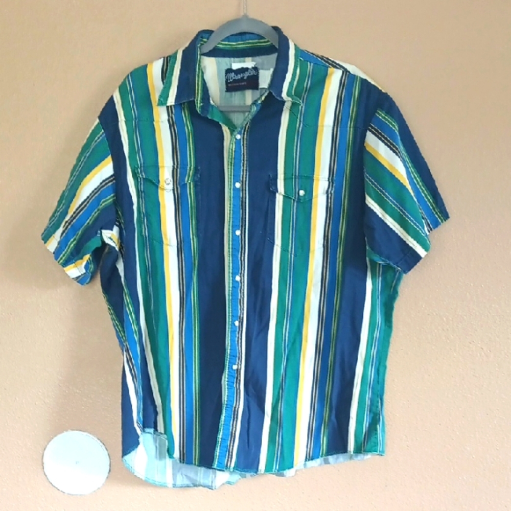 Wrangler Vintage Blue and Green Casual Button Down Shirt